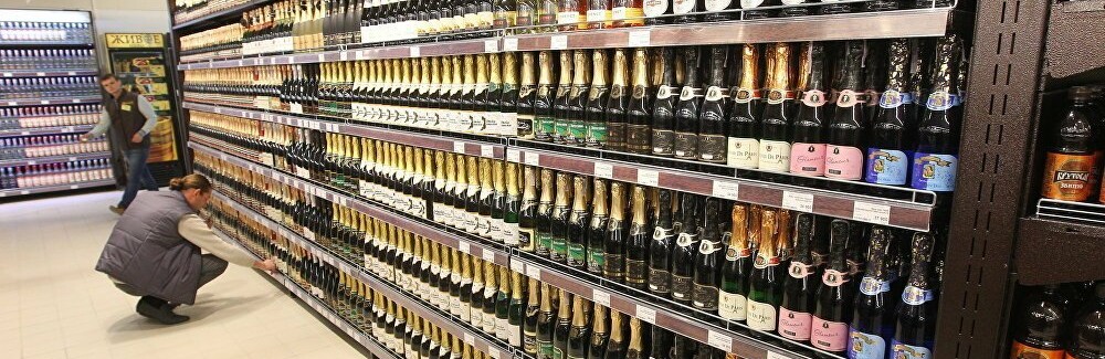 Кабмін підвищив мінімальні ціни на алкоголь в Україні: у Мінекономіки назвали причину