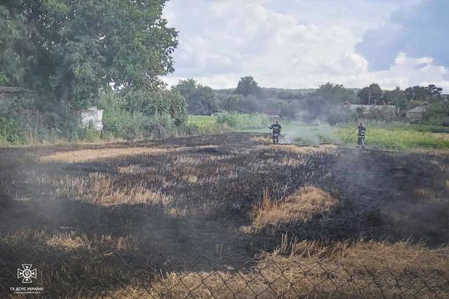 На Хмельниччині горіли будинки та господарські споруди