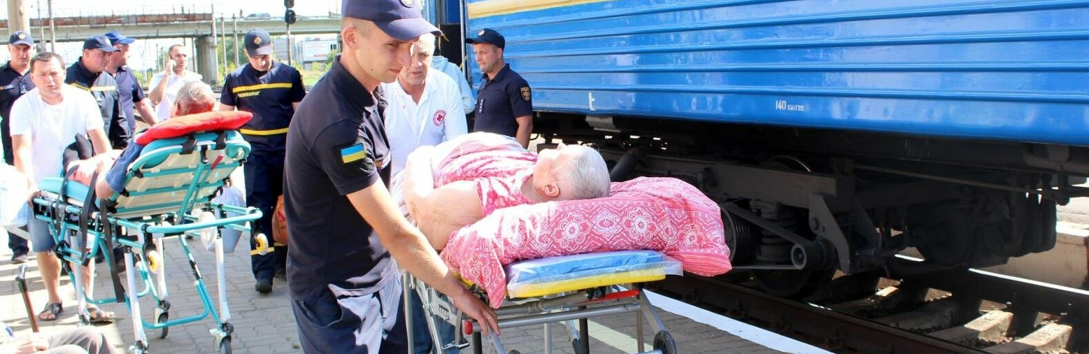 У Хмельницькому рятувальники зустріли черговий евакуаційний потяг із мешканцями Донеччини