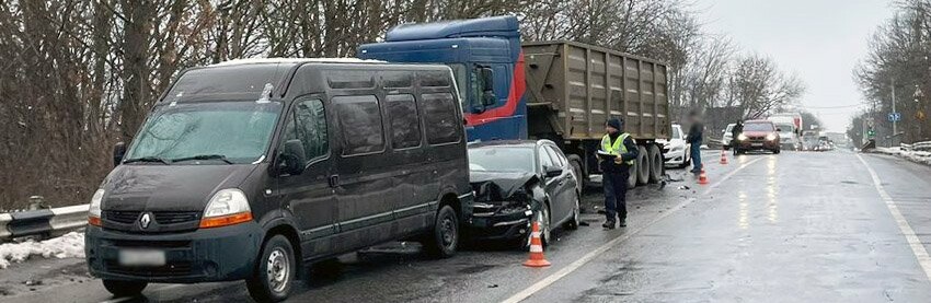 Водій фури спричинив ДТП із п'ятьма авто у Хмельницькому