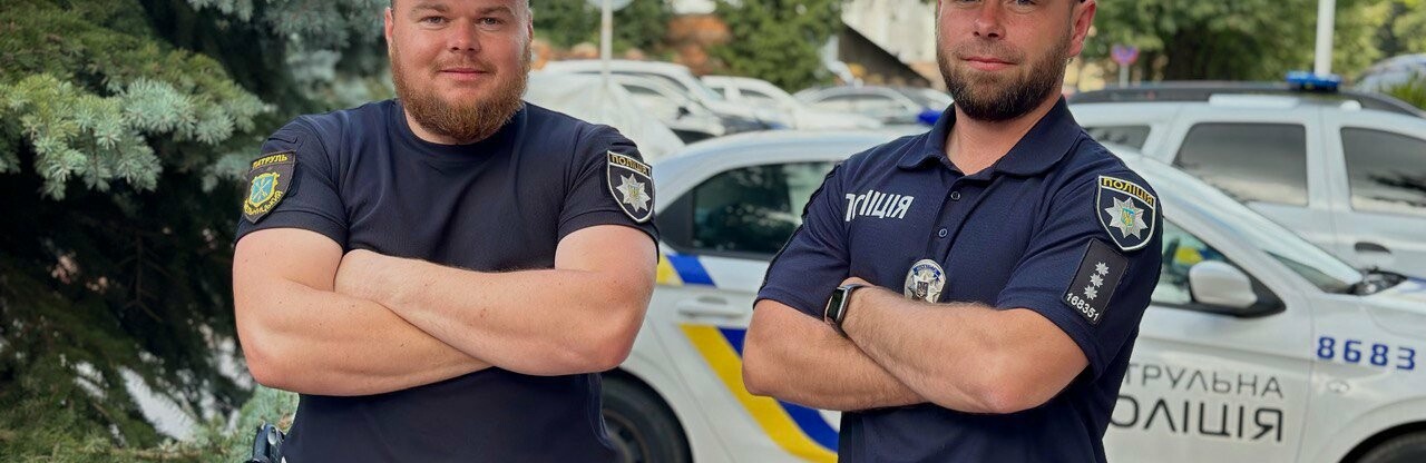 У Хмельницькому патрульні врятували чоловіка, який хотів стрибнути з мосту