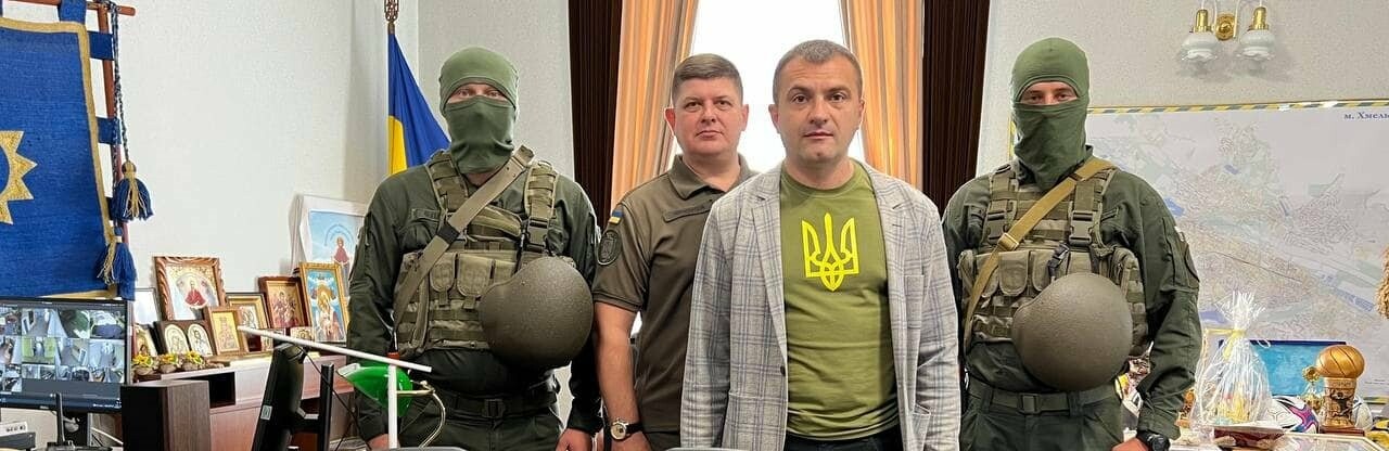 Хмельницький надав чергову допомогу для українських захисників