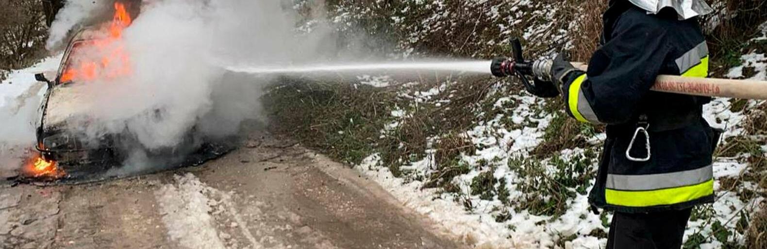 Смотрицькі вогнеборці ліквідували пожежу автомобіля