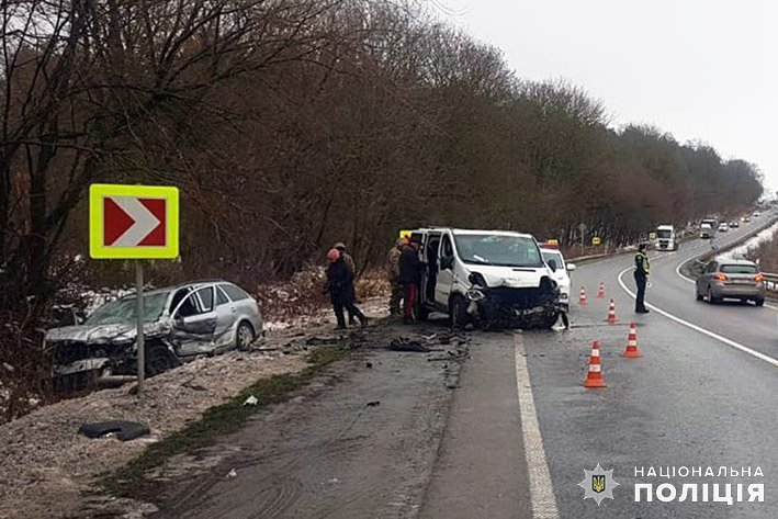 На Хмельниччині встановлюють обставини ДТП, у якій травмувалися двоє людей