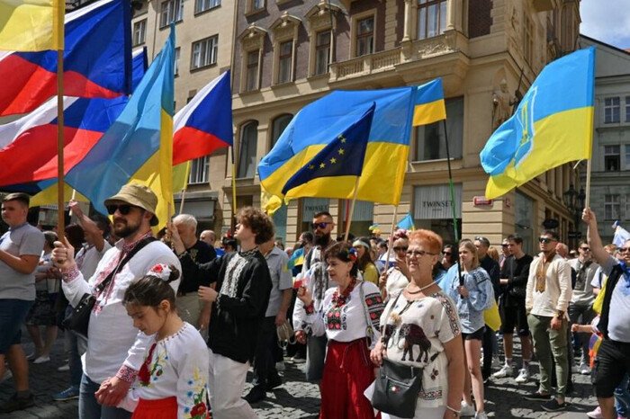 У Чехії збільшили грошову допомогу українським біженцям