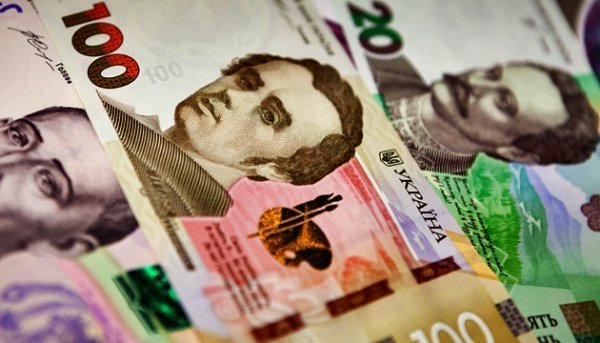 Від сьогодні готівкову гривню на євро не можна буде поміняти: де саме