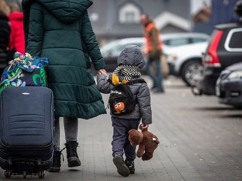 У Польщі дослідили, скільки біженців планують повернутися в Україну