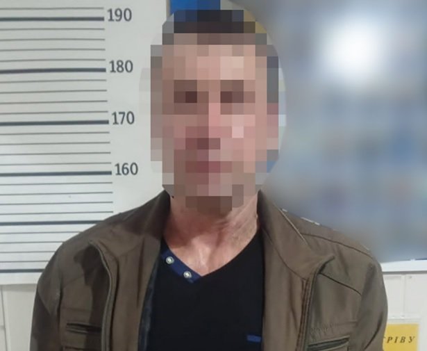 На Хмельниччині перед судом постане 53-річний чоловік, який під час застілля задушив свого товариша