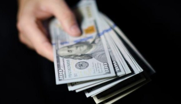 НБУ різко підвищив офіційний курс долара