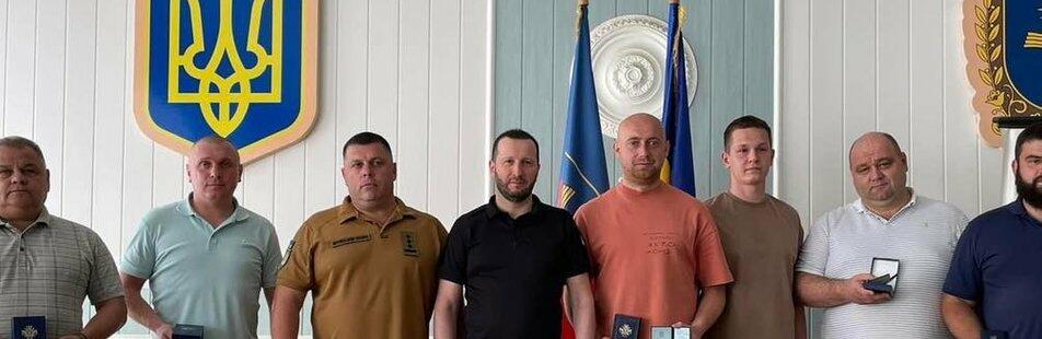Семеро волонтерів з Хмельниччини отримали нагороди від Залужного