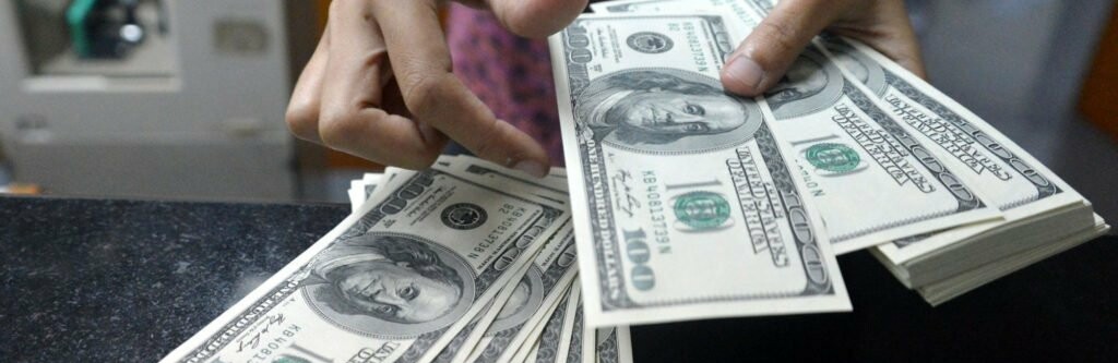 В НБУ розповіли, до якого курсу долара готуватись українцям