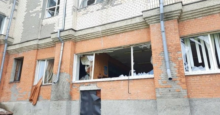 У всіх школах Хмельницького, які пошкодили ракетні удари РФ, стартує очне навчання