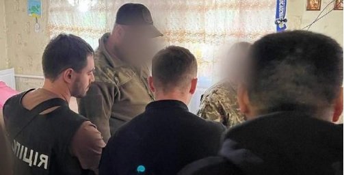 Поліція затримала хмельничанина, який виманив у військових 1 млн грн