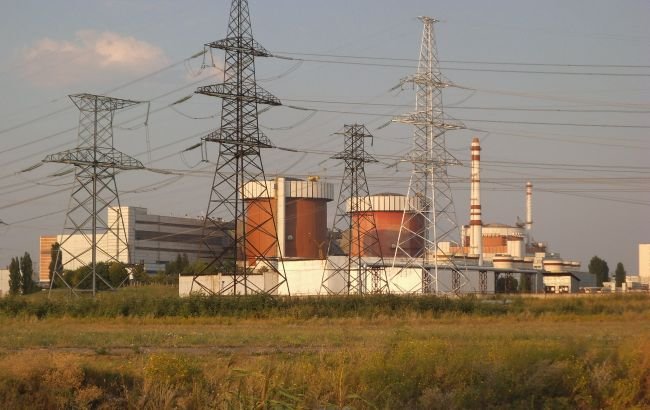 Росіяни вночі обстріляли Південноукраїнську АЕС: ракета впала за 300 метрів від реакторів