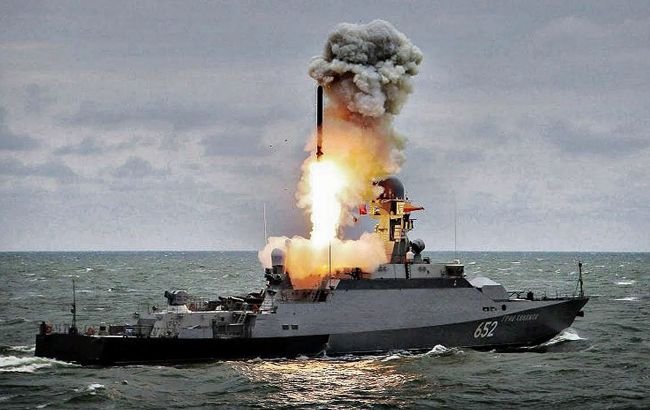Росія збільшила кількість ракетоносіїв у Чорному морі: що відомо
