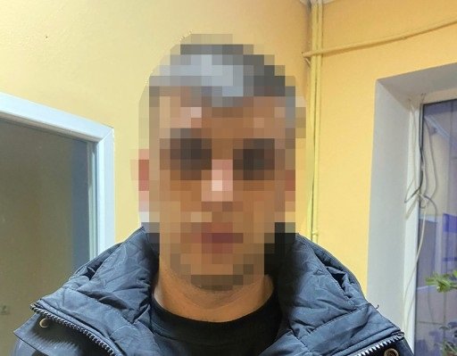 На Хмельниччинні у різдвяний вечір молодик пограбував таксиста