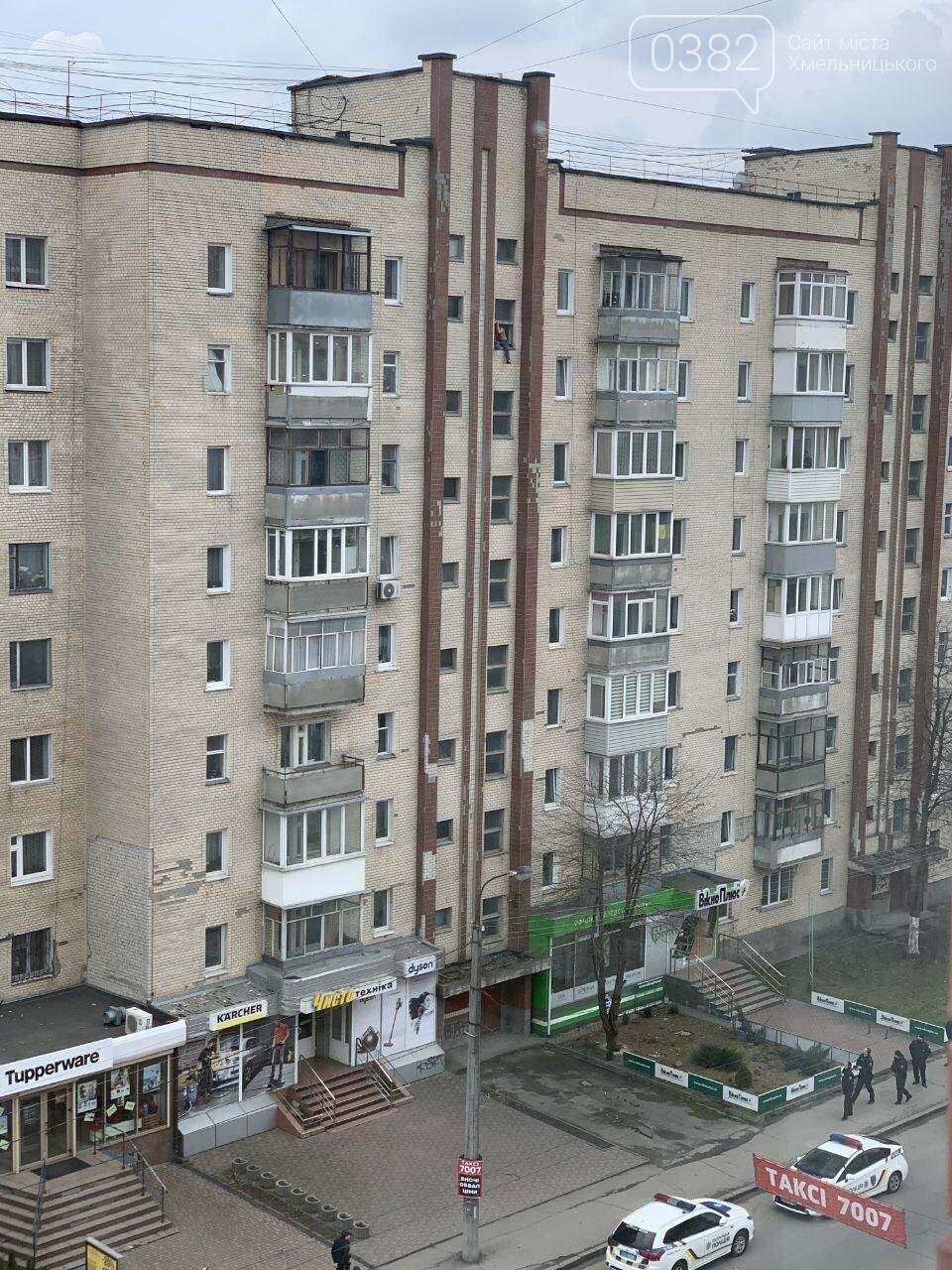 У Хмельницькому чоловік намагався скоїти самогубство (фото,..., фото-2 У Хмельницькому чоловік намагався скоїти самогубство (фото, оновлюється), фото-2