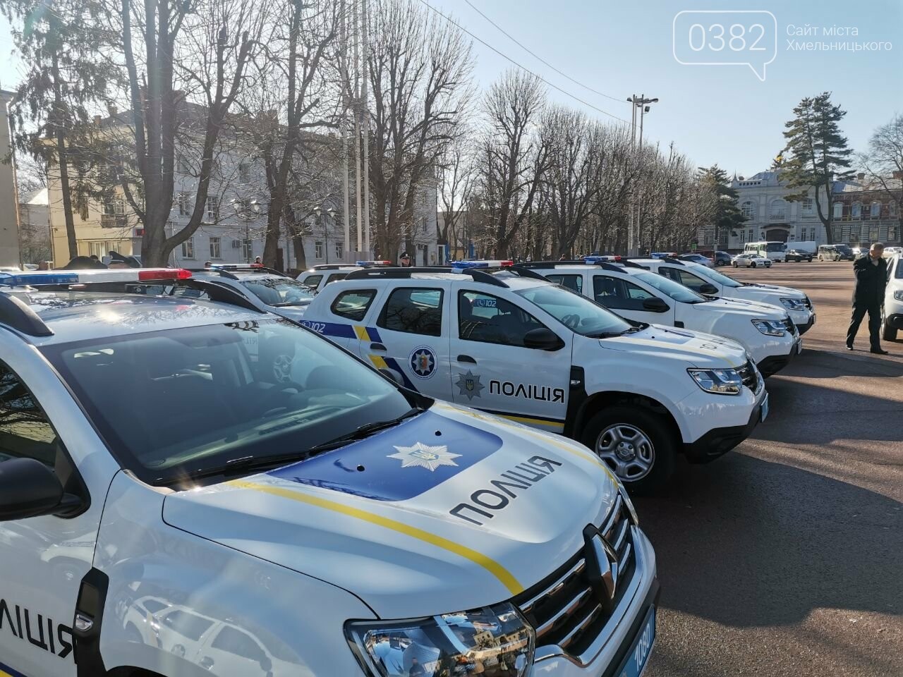 Хмельниччині вручили 43 поліцейських авто Renault Duster, фото-1 Хмельниччині вручили 43 поліцейських авто Renault Duster, фото-1