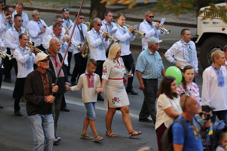 Хмельничани традиційно відзначили День Незалежності України..., фото-3 Хмельничани традиційно відзначили День Незалежності України парадом вишиванок. ВІДЕО, фото-3