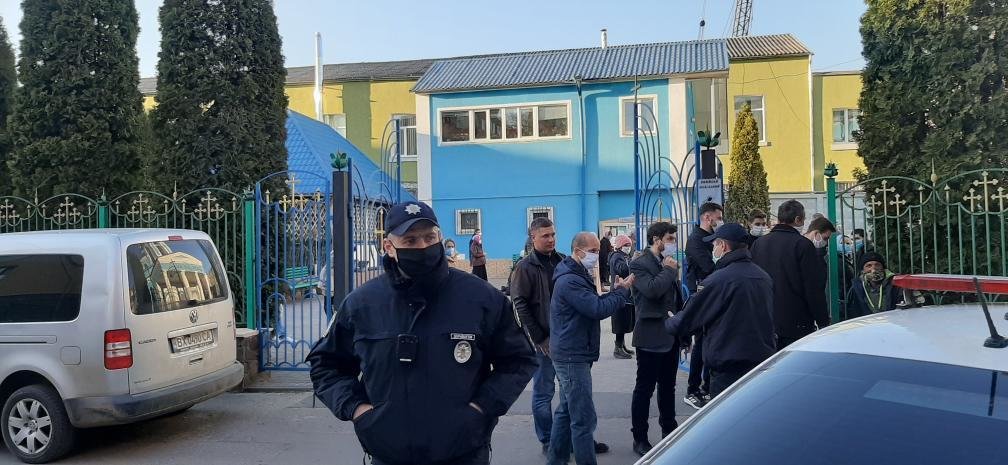 У Хмельницькому Соборі Різдва пресвятої Богородиці відбуло..., фото-1 У Хмельницькому Соборі Різдва пресвятої Богородиці відбулося порушення карантину(оновлено) , фото-1