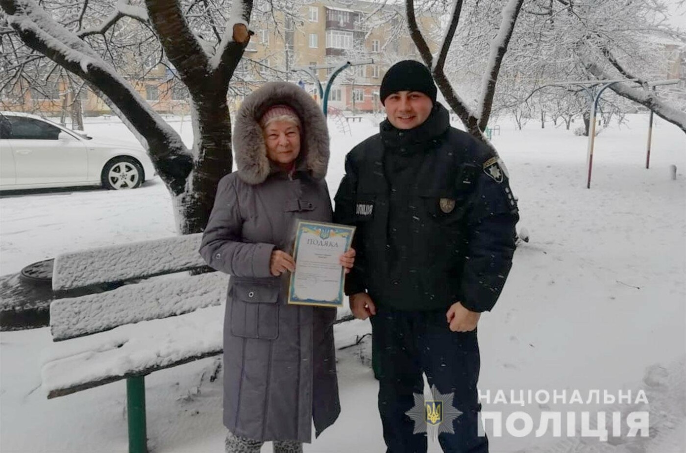 На Хмельниччині завдяки небайдужій сусідці патрульні вчасно прийшли на допомогу 73-річній пенсіонерці, фото-1