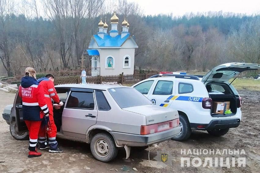 На Хмельниччині поліцейський офіцер громади врятував життя старості села, фото-2