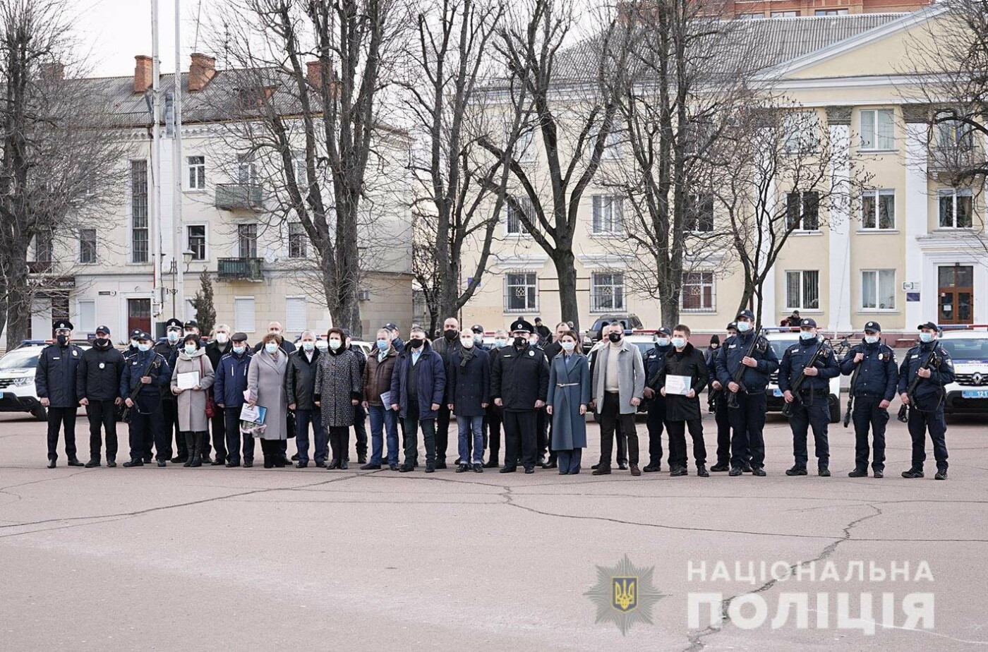 На Хмельниччині поліцейські офіцери громади отримали помпові рушниці та службові автомобілі «Renault Duster» , фото-12
