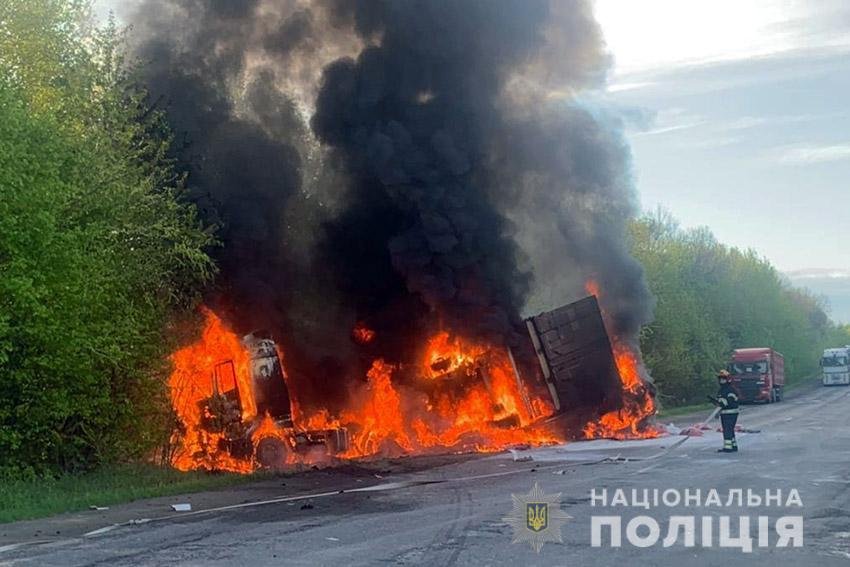Четверо загиблих: На Хмельниччині сталася масштабна ДТП (фото), фото-1