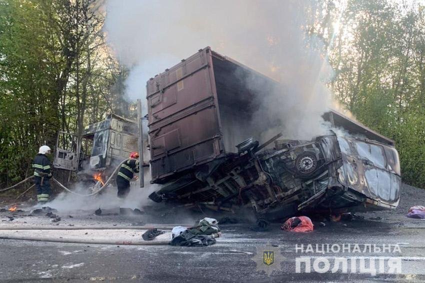 Четверо загиблих: На Хмельниччині сталася масштабна ДТП (фото), фото-2