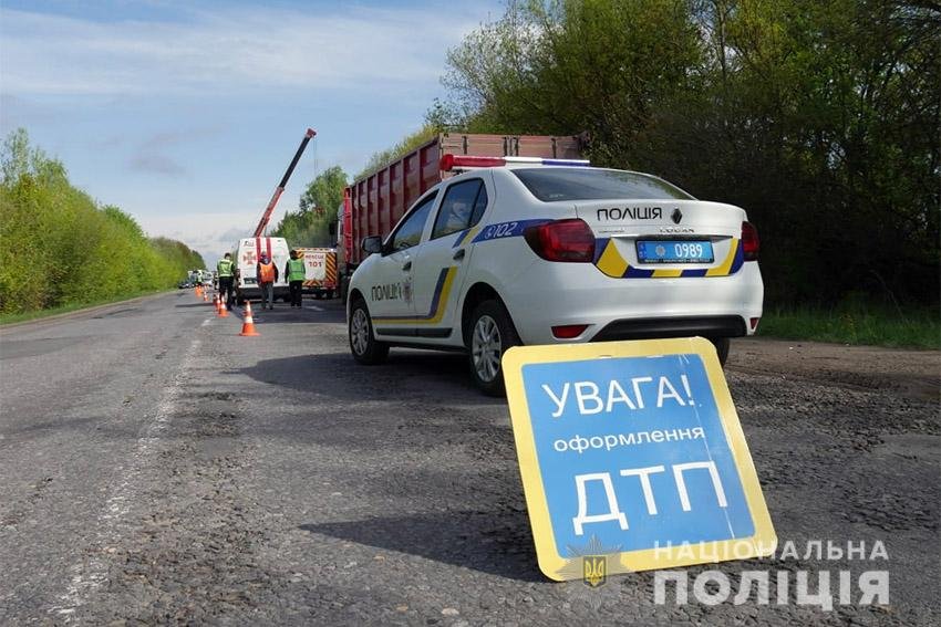 Четверо загиблих: На Хмельниччині сталася масштабна ДТП (фото), фото-5