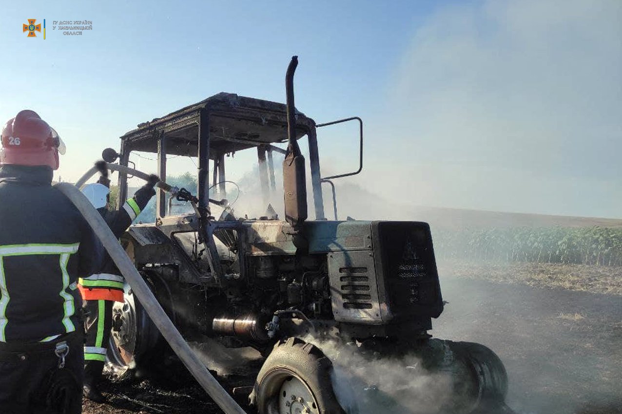 Хмельницький район: рятувальники ліквідували пожежу трактора