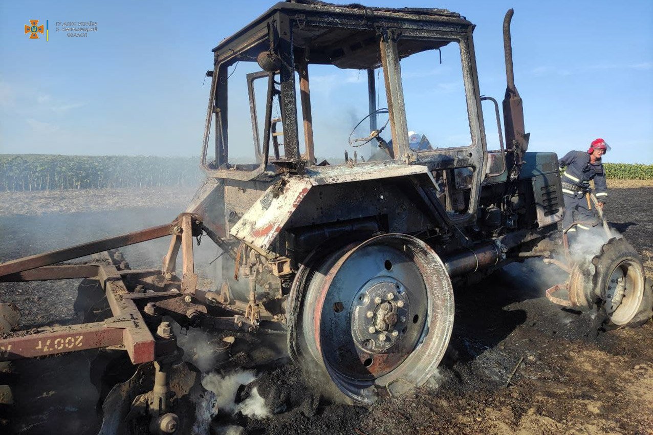 Хмельницький район: рятувальники ліквідували пожежу трактора