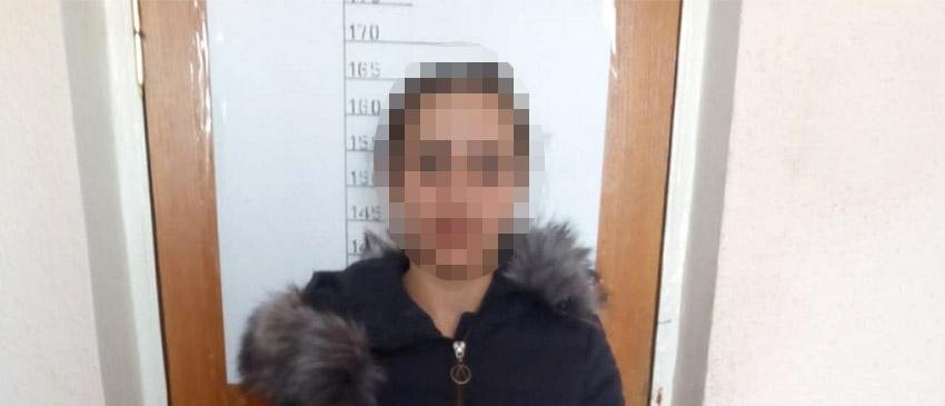 На Хмельниччині 22-річна жінка під приводом перевірки лічильників обкрадала селян 