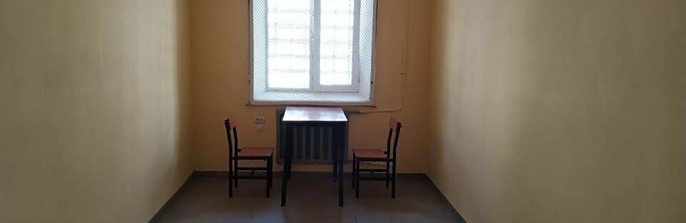 У хмельницькому СІЗО адвокат намагався передати заборонений предмет