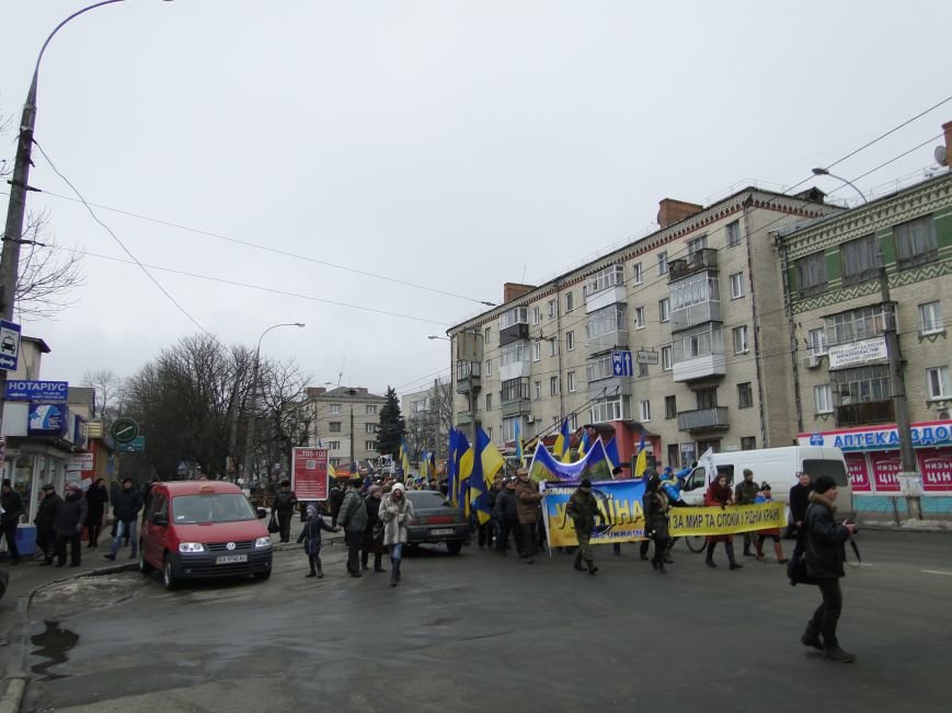 Хмельницький пройшов маршем солідарності у пам'ять за загиблими під Волновахою (фото) - фото 2