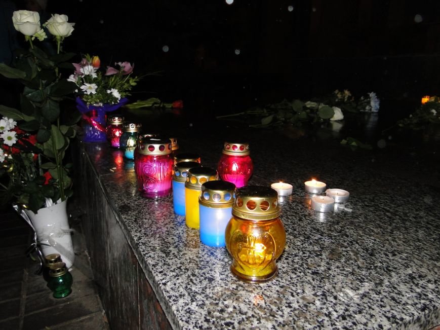 Хмельничани вшанували пам'ять Дмитра Пагора та Людмили Шеремет (фото) - фото 1