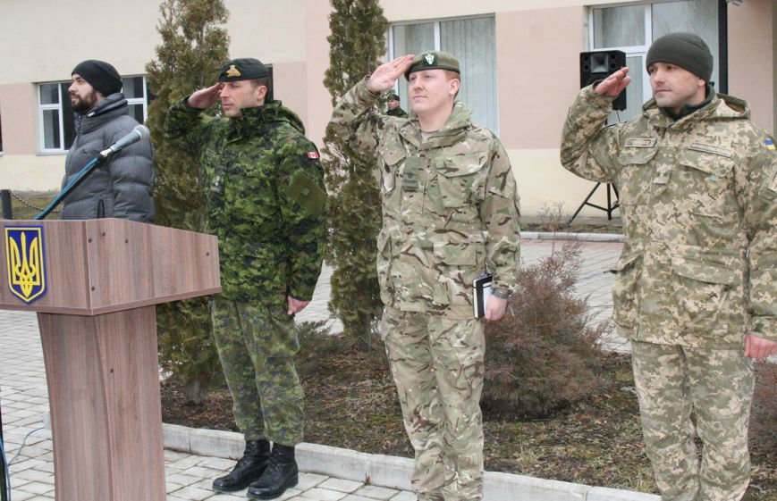 Військові сапери Хмельниччини отримали від канадських та британських колег сертифікати зразка НАТО (Фото) (фото) - фото 1