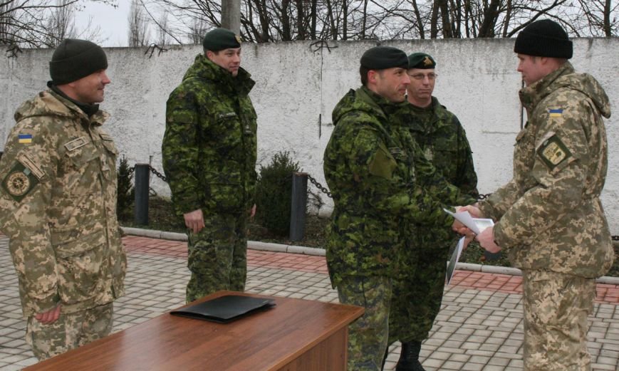 Військові сапери Хмельниччини отримали від канадських та британських колег сертифікати зразка НАТО (Фото) (фото) - фото 2